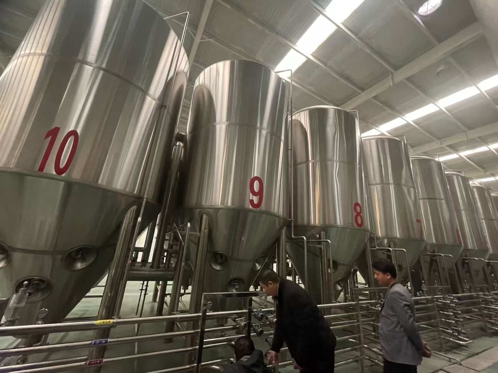 沭阳精酿啤酒设备厂—平面布置、设备设计、制造、调试、培训等一条龙服务